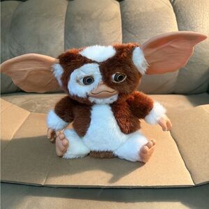 Neca Gremlins Gizmo Collectible Dancing Plush